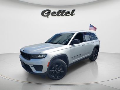 Used 2023 Jeep Grand Cherokee Altitude