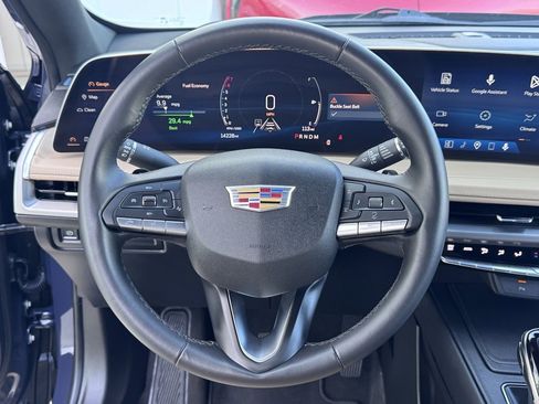 Used 2025 Cadillac XT4 Premium Luxury image 21