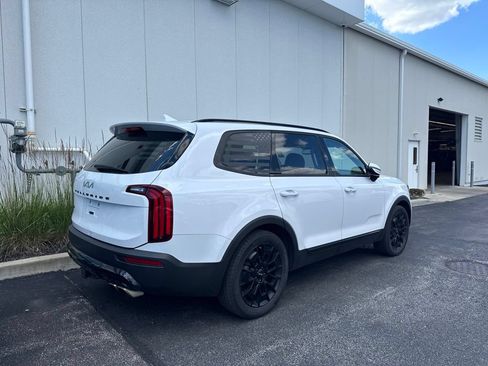 Used 2022 Kia Telluride SX w/ SX Prestige Package AWD/4WD image 3
