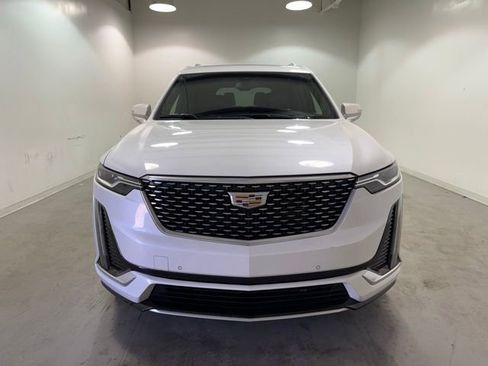 Used 2021 Cadillac XT6 Premium Luxury AWD/4WD image 2