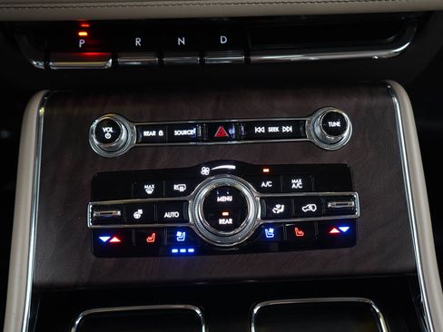 Used 2022 Lincoln Aviator Reserve w/ Equipment Group 201A AWD/4WD image 26