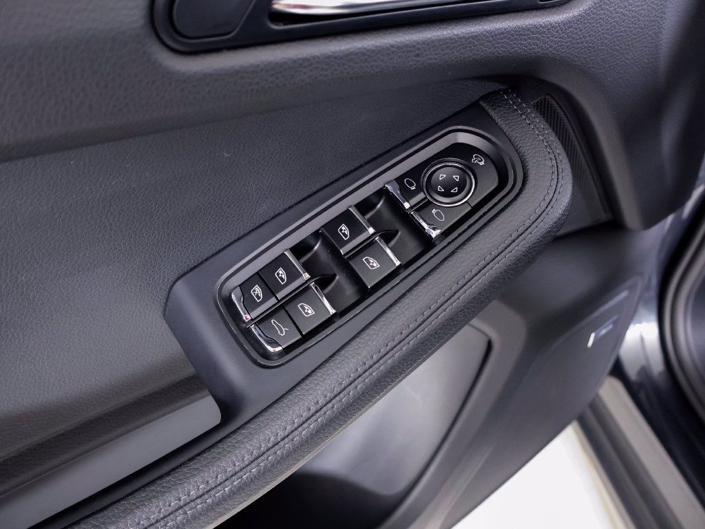 Certified 2026 Porsche Macan S AWD/4WD image 26