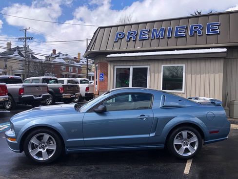 Used 2006 Ford Mustang GT image 2