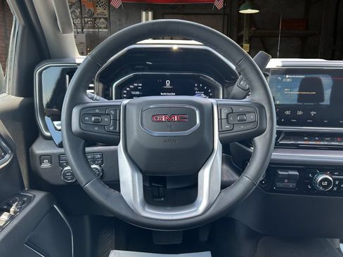 Certified 2025 GMC Sierra 1500 SLT AWD/4WD image 20