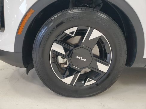 Used 2026 Kia Sportage LX FWD image 8