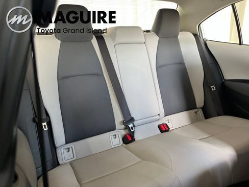 Used 2021 Toyota Corolla LE w/ Carpet Mat Package (TMS) FWD image 34