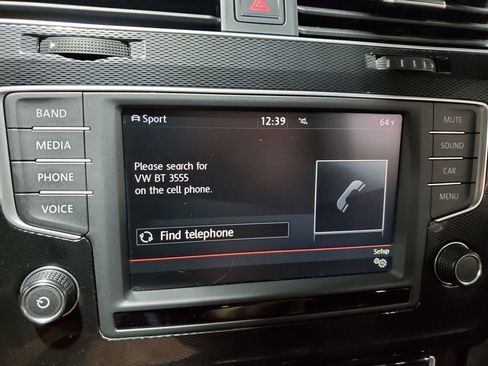 Used 2017 Volkswagen GTI SE image 31