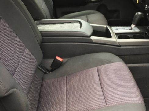 Used 2011 Nissan Titan SV w/ SV Value Truck Pkg image 18