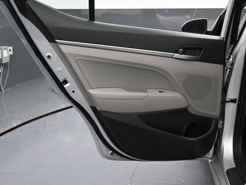 Used 2018 Hyundai Elantra SEL image 34