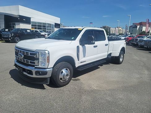 Used 2023 Ford F350 XLT w/ 360-Degree Camera Package AWD/4WD image 3