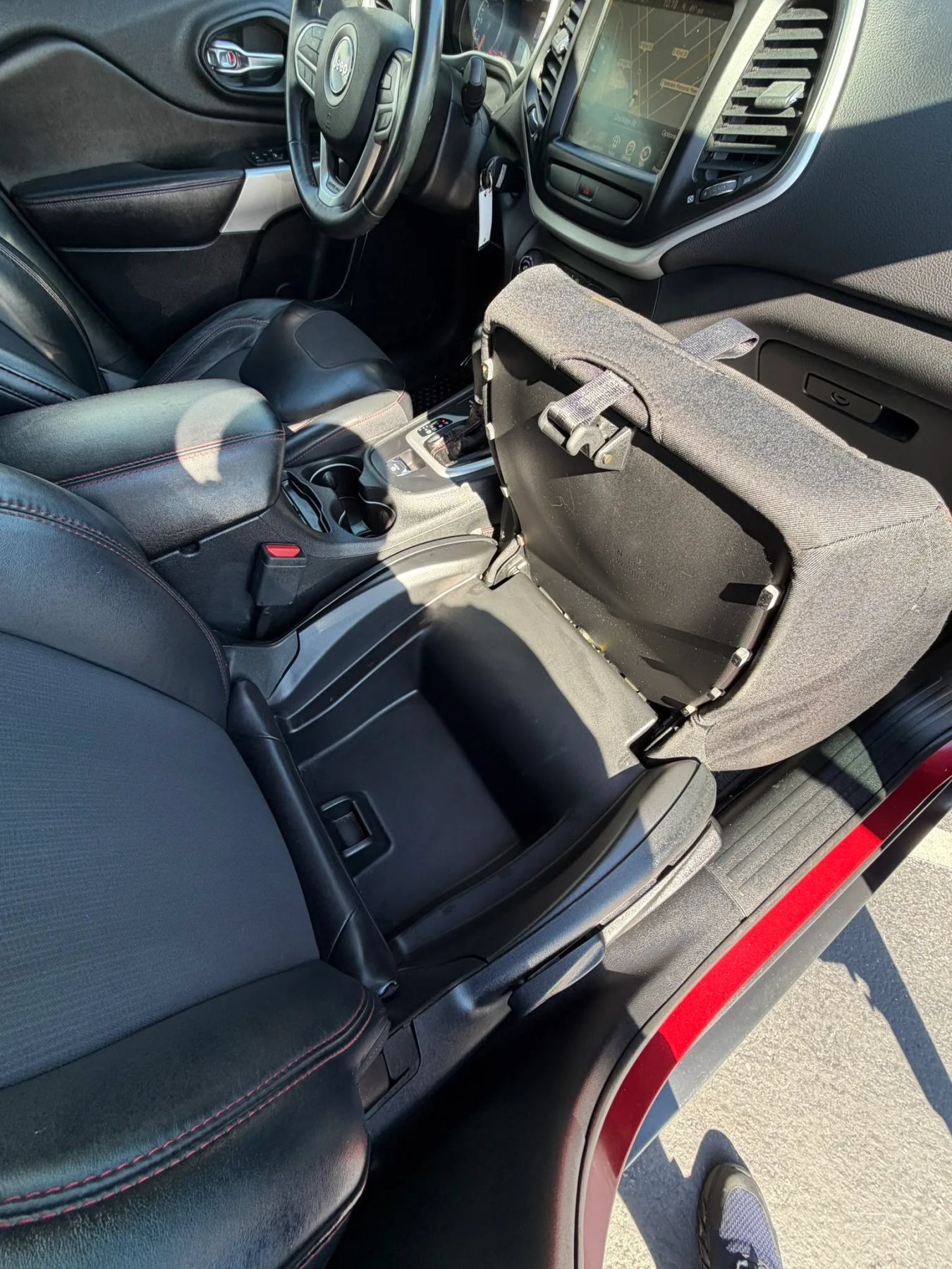 Used 2017 Jeep Cherokee Trailhawk w/ Cold Weather Group AWD/4WD image 14