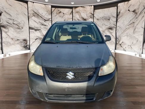 Used 2010 Suzuki SX4 LE FWD image 4