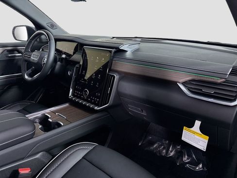 New 2026 GMC Acadia Denali w/ Super Cruise Package image 31