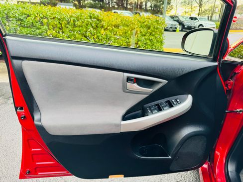 Used 2013 Toyota Prius Three image 12