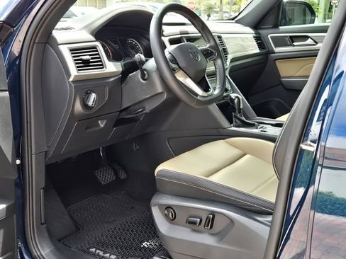 Certified 2021 Volkswagen Atlas Cross Sport SE image 13