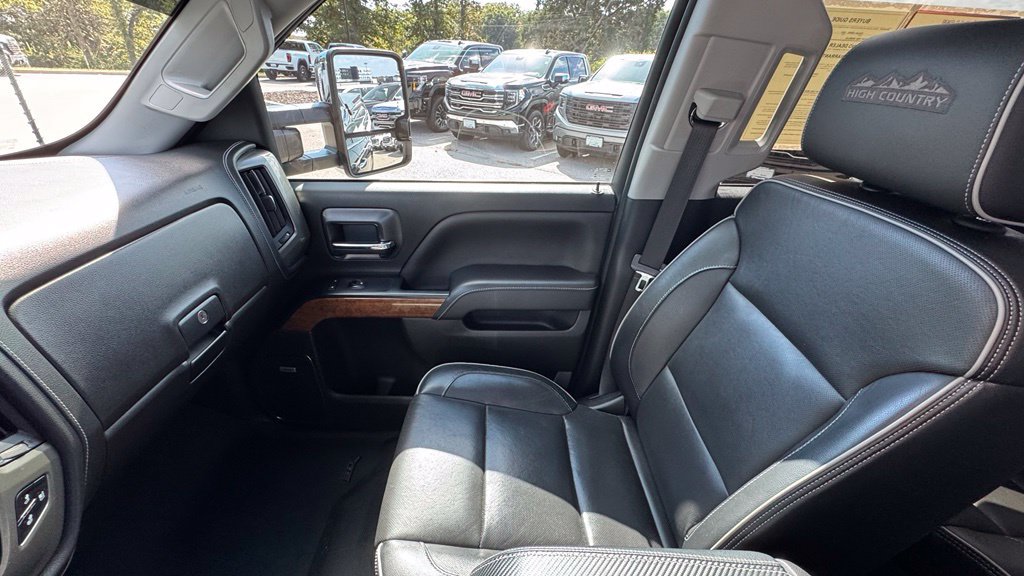 Used 2018 Chevrolet Silverado 2500 High Country w/ Duramax Plus Package AWD/4WD image 29