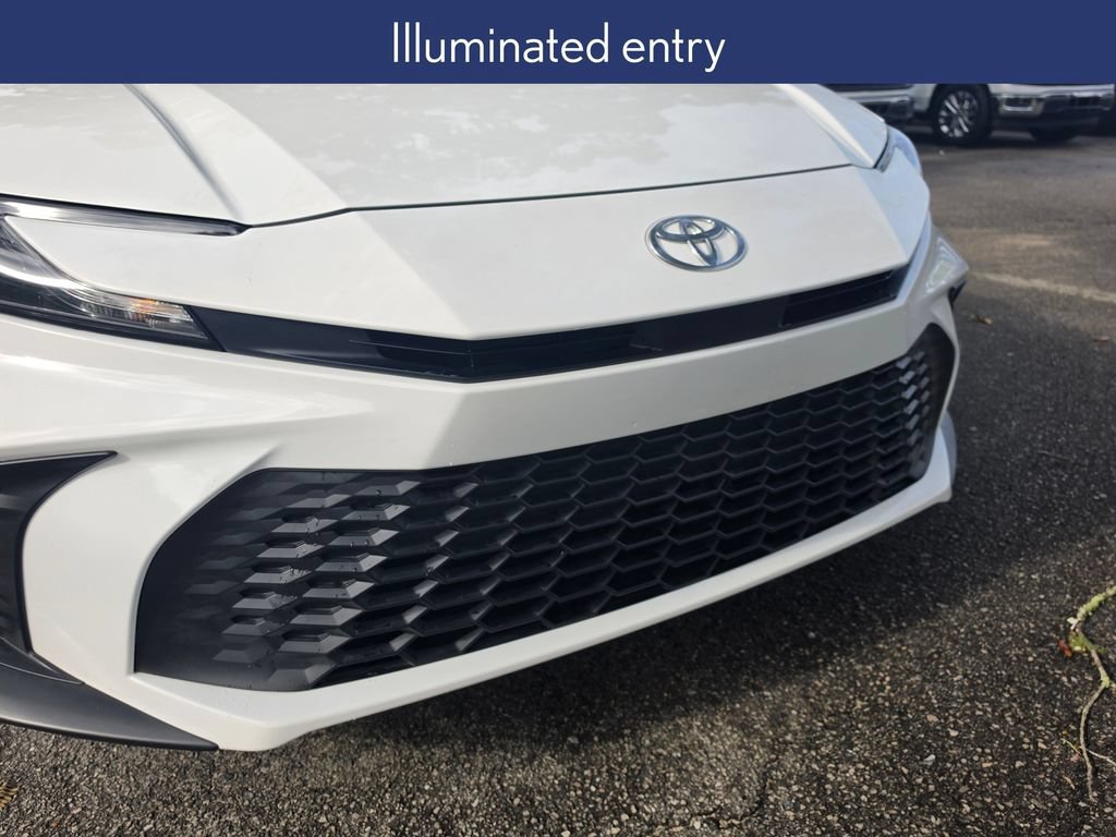 Used 2025 Toyota Camry SE w/ Convenience Package FWD image 15