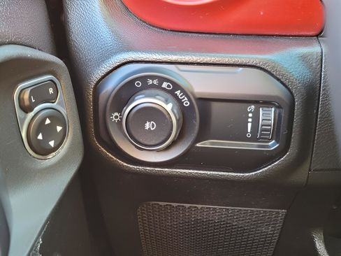 Used 2023 Jeep Wrangler Unlimited Rubicon w/ Cold Weather Group image 24