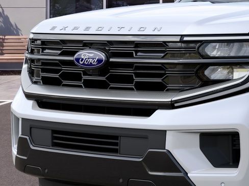 New 2027 Ford Expedition Platinum w/ Driver's Package AWD/4WD image 17