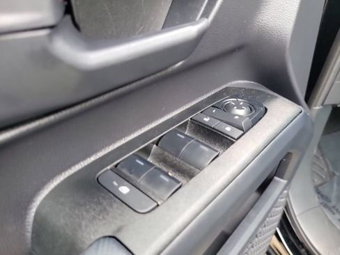 Used 2025 Toyota 4Runner SR5 AWD/4WD image 13