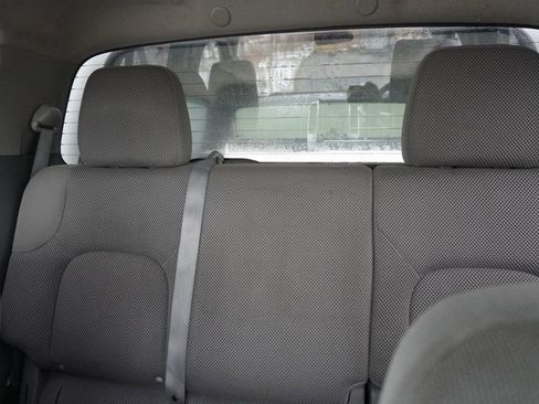 Used 2012 Nissan Frontier SV AWD/4WD image 28
