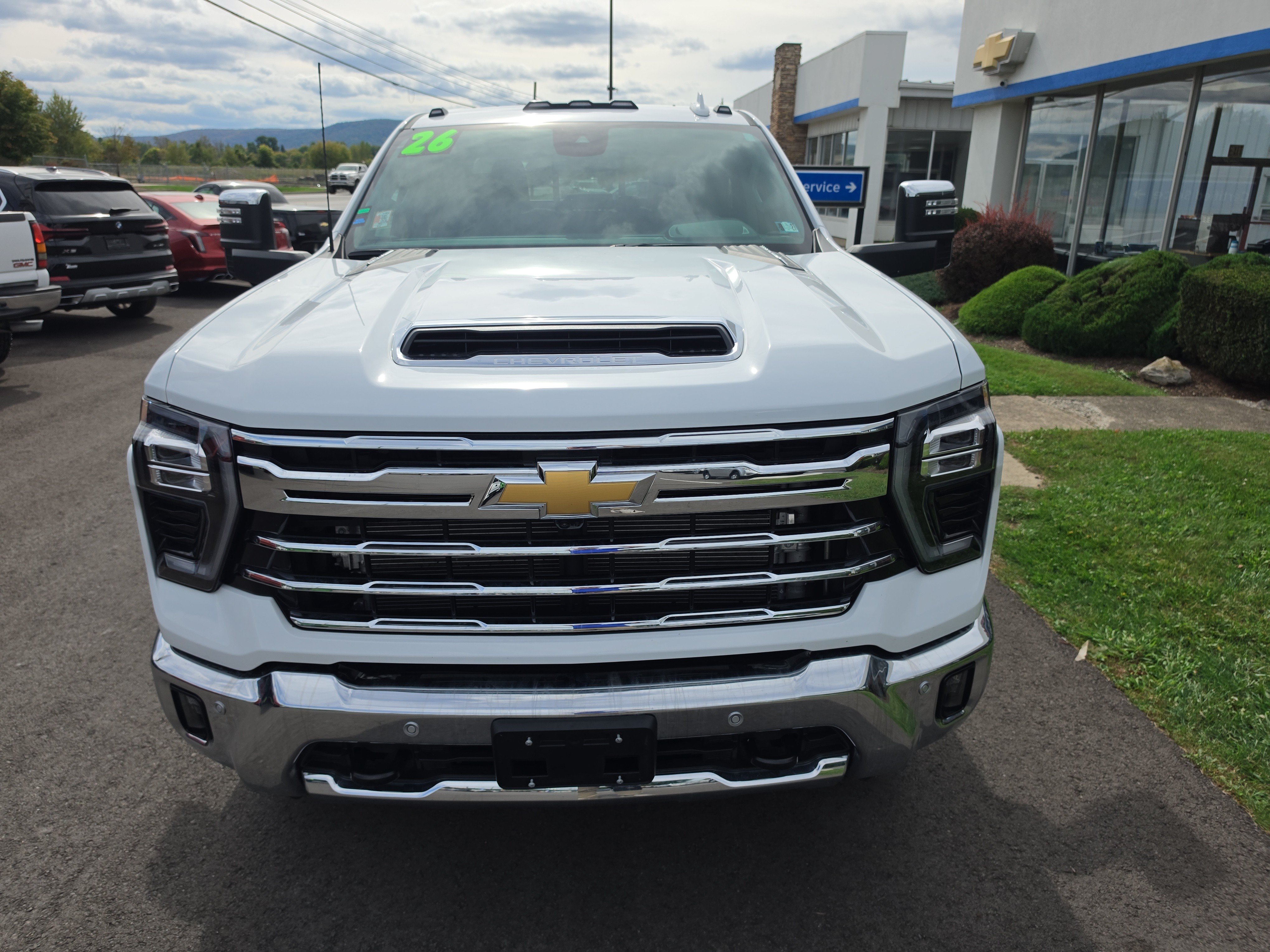 Used 2026 Chevrolet Silverado 3500 LTZ w/ LTZ Convenience Package AWD/4WD image 9