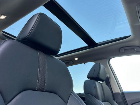 Certified 2025 Honda Pilot Touring image 18