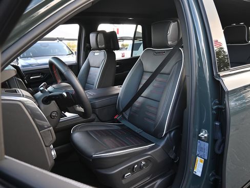 Certified 2026 GMC Yukon AT4 Ultimate AWD/4WD image 18