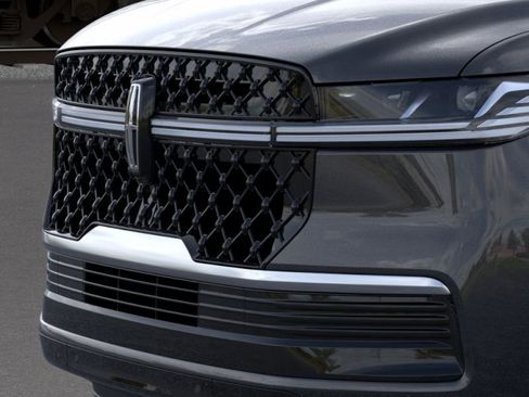 New 2026 Lincoln Navigator Reserve image 16