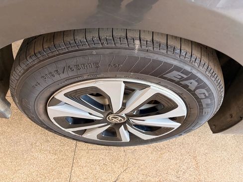 Used 2017 Toyota Prius Prime Premium image 39