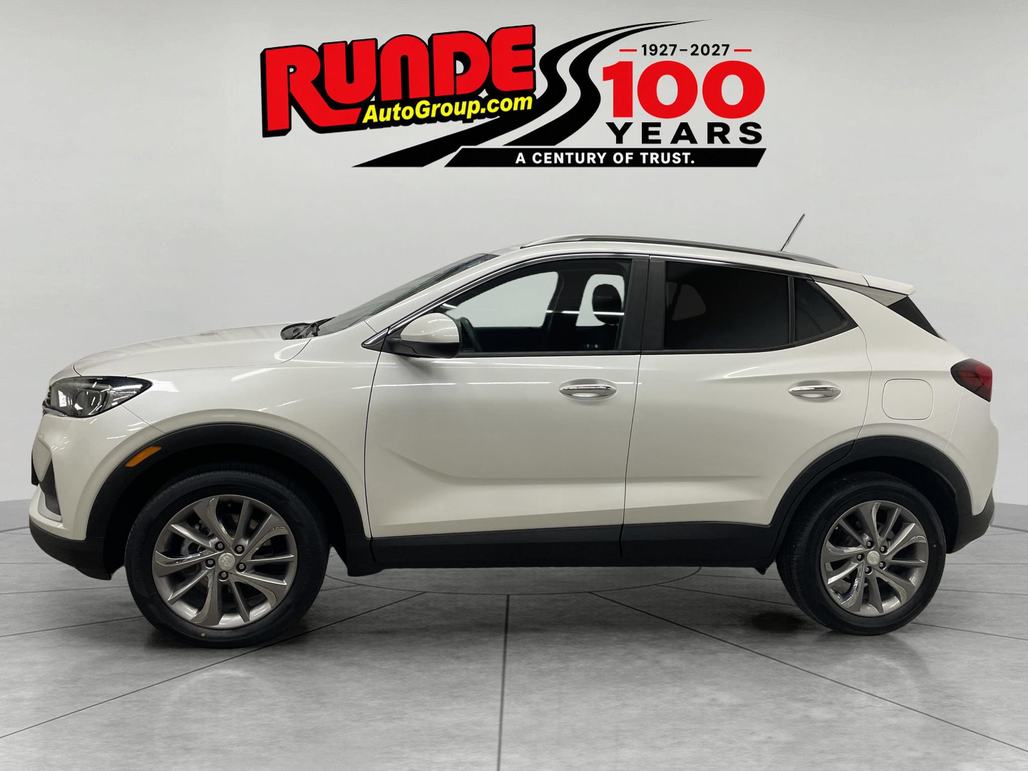Used 2022 Buick Encore GX Select w/ Experience Buick Package AWD/4WD image 2