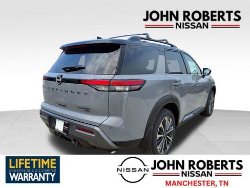 New 2026 Nissan Pathfinder Platinum image 17