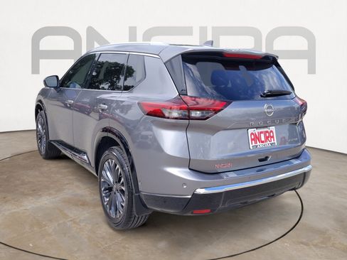 Certified 2024 Nissan Rogue Platinum w/ Platinum Premium Package FWD image 11
