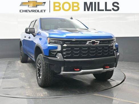 Used 2022 Chevrolet Silverado 1500 ZR2 image 1