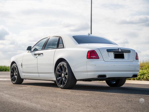 Used 2016 Rolls-Royce Ghost image 6