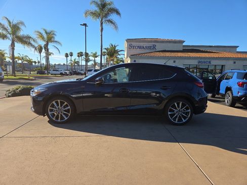 Used 2018 MAZDA MAZDA3 Touring image 2