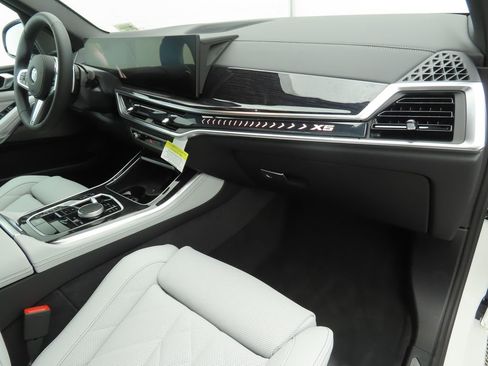 New 2026 BMW X5 sDrive40i w/ M Sport Package image 17