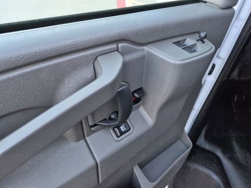 Used 2024 GMC Savana 2500 w/ Driver Convenience Package image 13