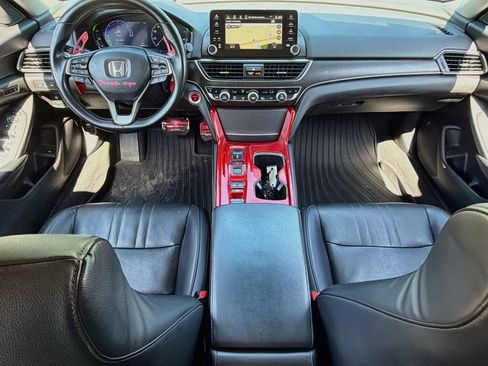 Used 2018 Honda Accord Touring image 11