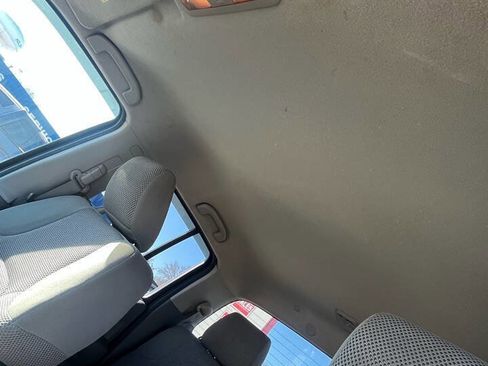 Used 2011 Nissan Frontier SV image 20