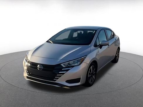 Used 2025 Nissan Versa SV image 7