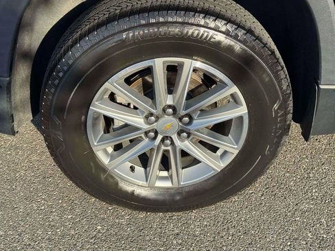 Used 2023 Chevrolet Traverse LT FWD image 10