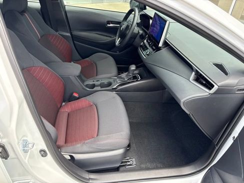 Used 2026 Toyota Corolla SE w/ SE Package FWD image 32