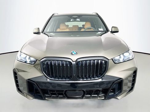 Used 2026 BMW X5 sDrive40i w/ M Sport Package RWD image 2