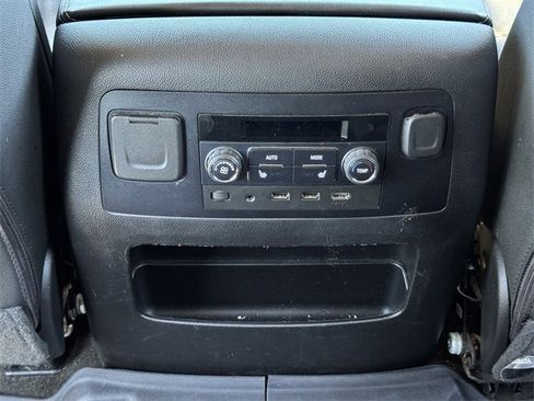 Used 2018 Chevrolet Tahoe LT image 27