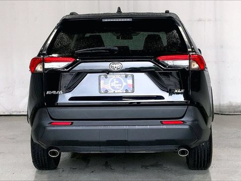 Used 2024 Toyota RAV4 XLE FWD image 3