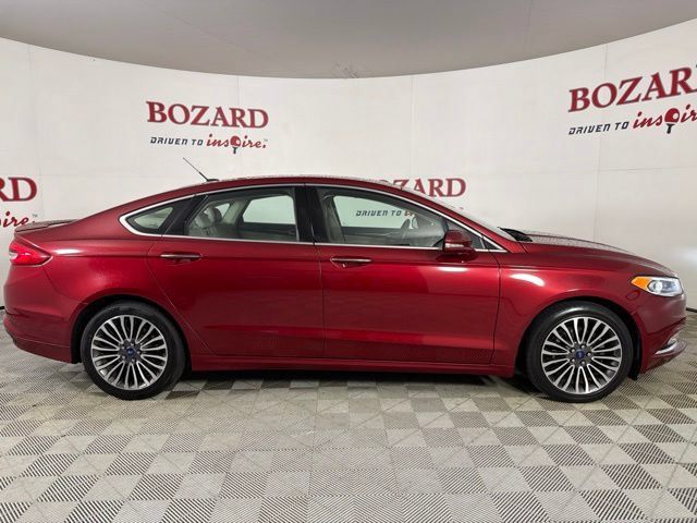 Used 2017 Ford Fusion SE w/ Fusion SE Technology Package FWD image 13
