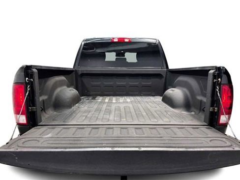 Used 2018 RAM 1500 Express image 28