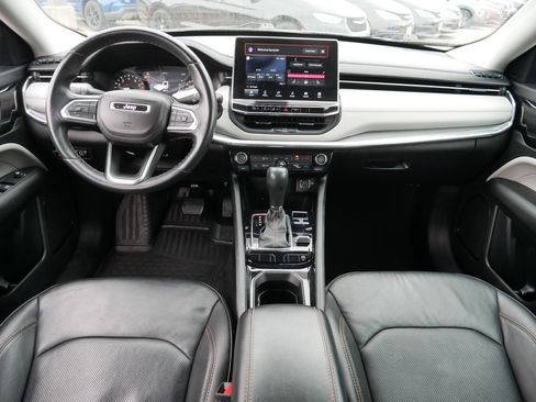 Used 2022 Jeep Compass Limited image 10