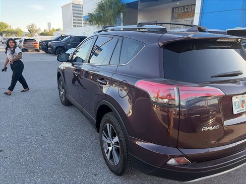 Used 2018 Toyota RAV4 XLE image 7
